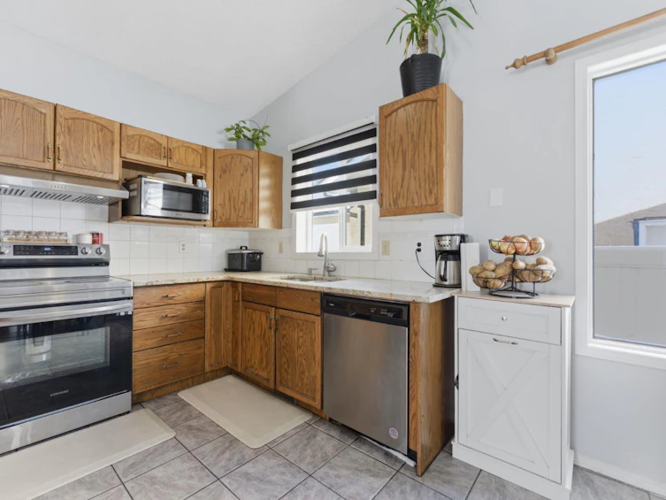 20 Applewood Way SE, Calgary, AB, T2A 7M8 - 8
