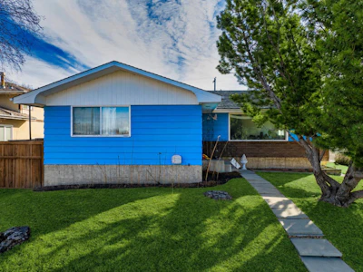 5424 37 Street SW - 4