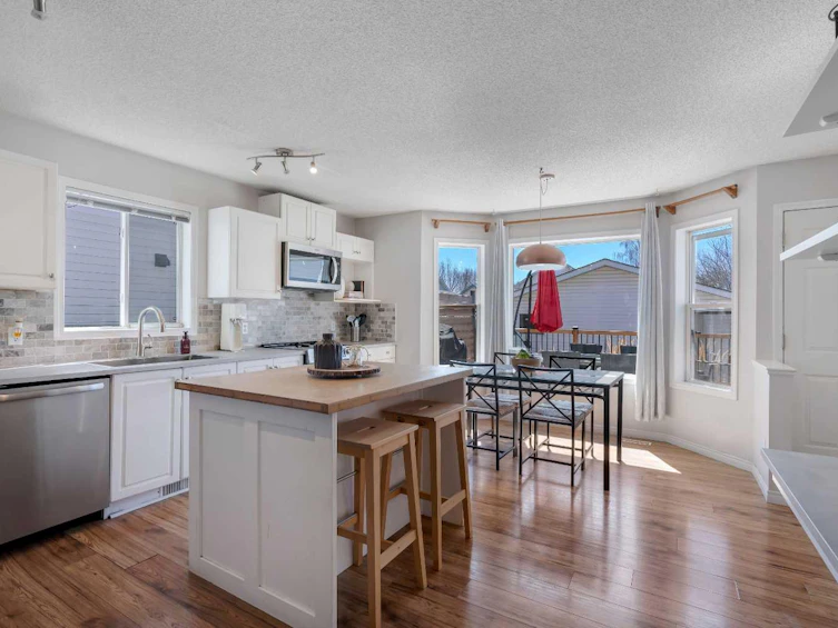 79 Mt Apex Green SE, Calgary, AB, T2Z 2V4 - 8