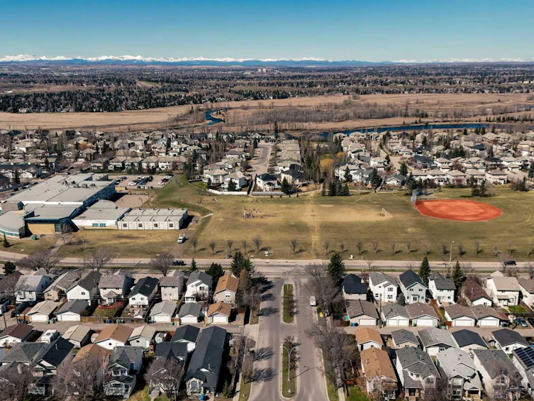 79 Mt Apex Green SE, Calgary, AB, T2Z 2V4 - 38