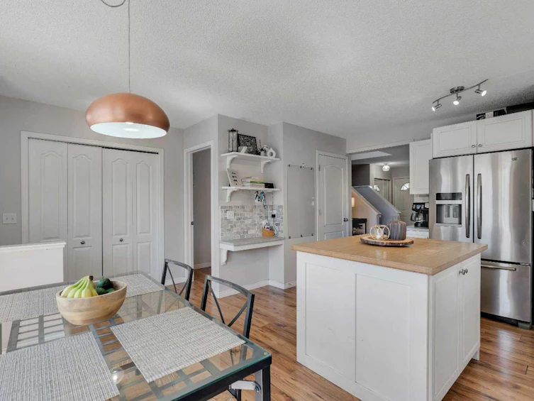 79 Mt Apex Green SE, Calgary, AB, T2Z 2V4 - 11