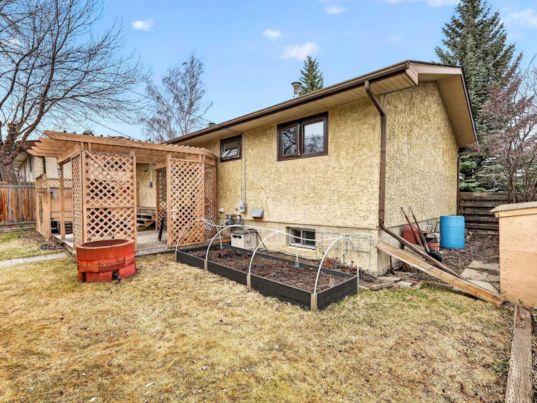1415 108 Avenue SW, Calgary, AB, T2W 0C6 - 35