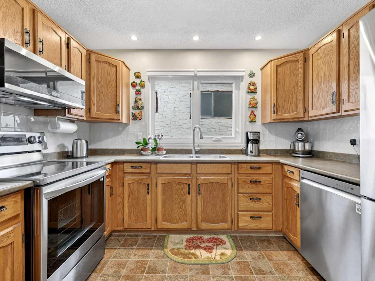 1415 108 Avenue SW, Calgary, AB, T2W 0C6 - 15