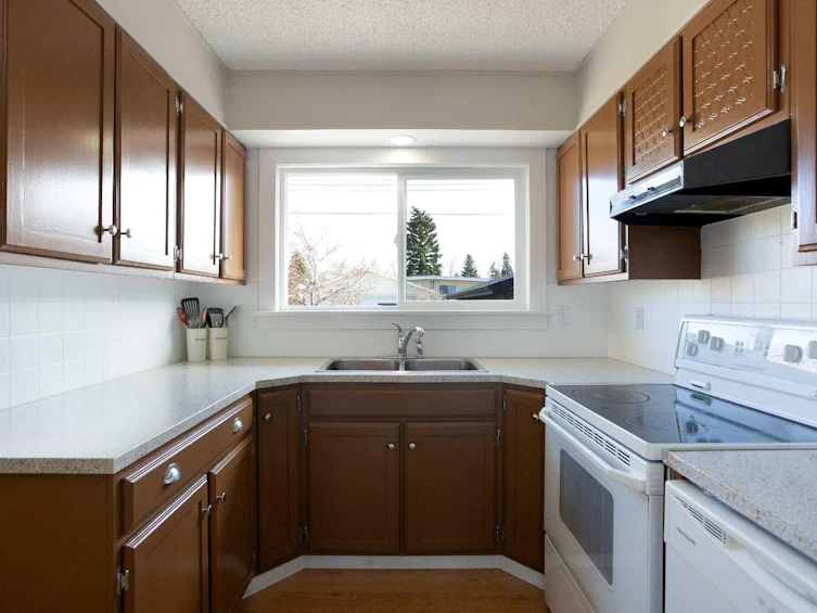 23 Queen Isabella Close SE, Calgary, AB, T2J 3R2 - 7