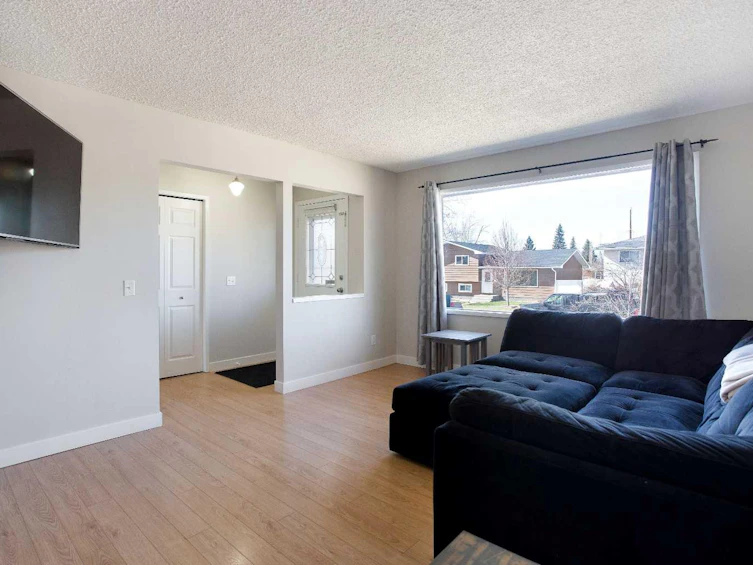 23 Queen Isabella Close SE, Calgary, AB, T2J 3R2 - 4