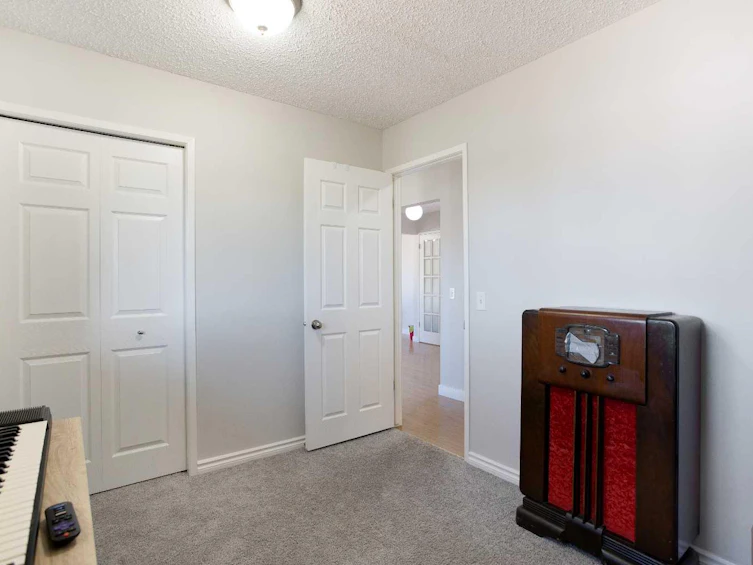 23 Queen Isabella Close SE, Calgary, AB, T2J 3R2 - 14