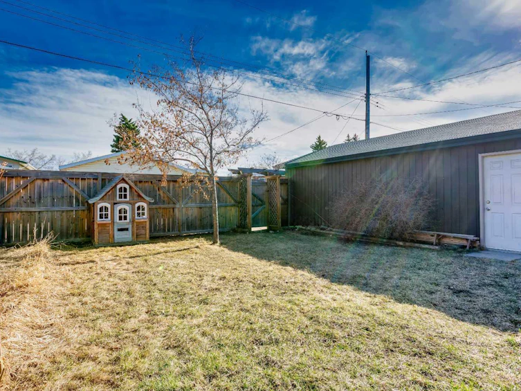 23 Queen Isabella Close SE, Calgary, AB, T2J 3R2 - 30