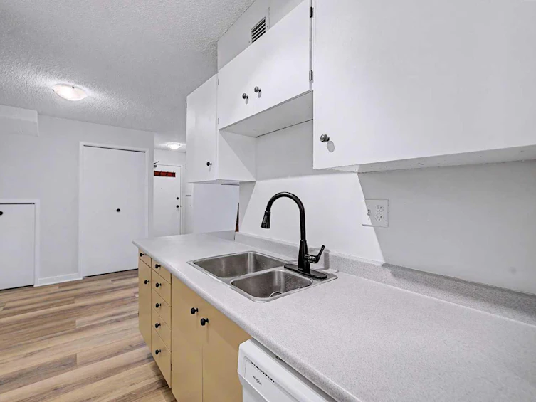302A-7301 4a Street SW, Calgary, AB, T2N 4V8 - 16