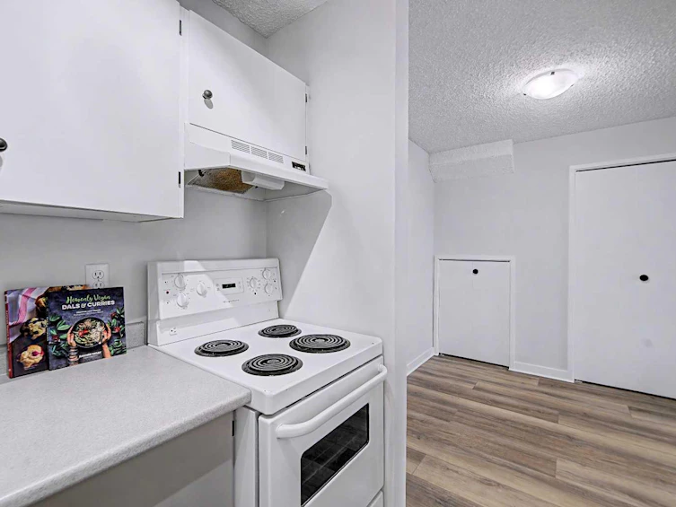 302A-7301 4a Street SW, Calgary, AB, T2N 4V8 - 17