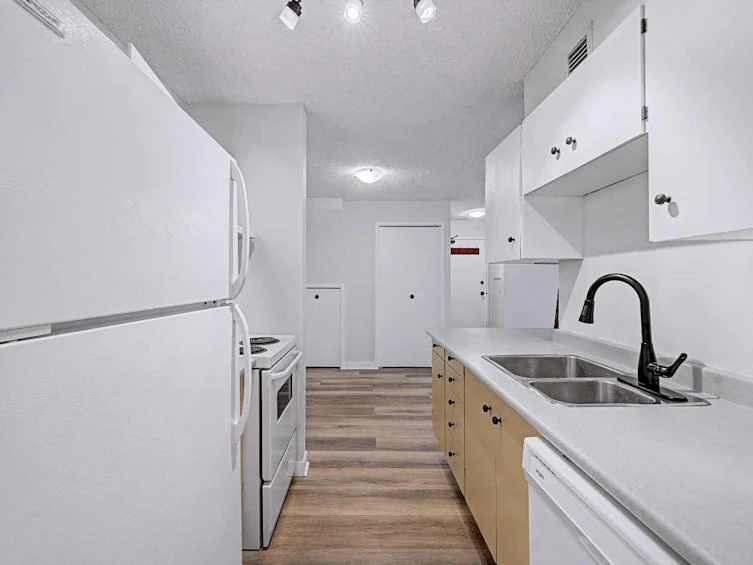 302A-7301 4a Street SW, Calgary, AB, T2N 4V8 - 15
