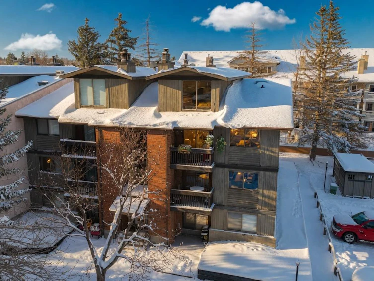 302A-7301 4a Street SW, Calgary, AB, T2N 4V8 - 2