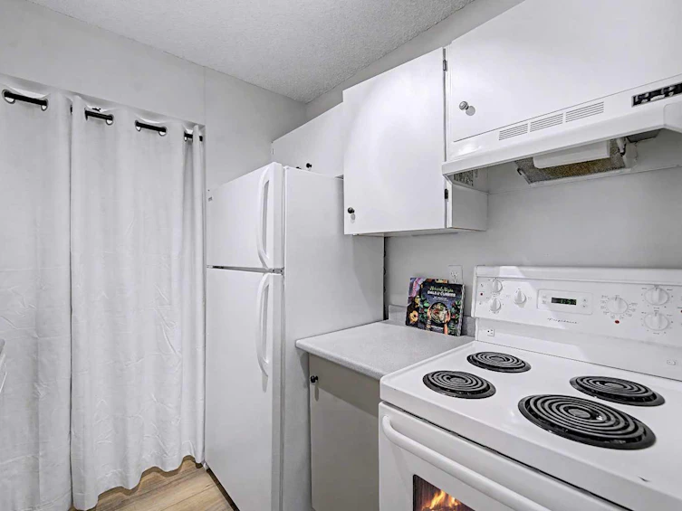 302A-7301 4a Street SW, Calgary, AB, T2N 4V8 - 13