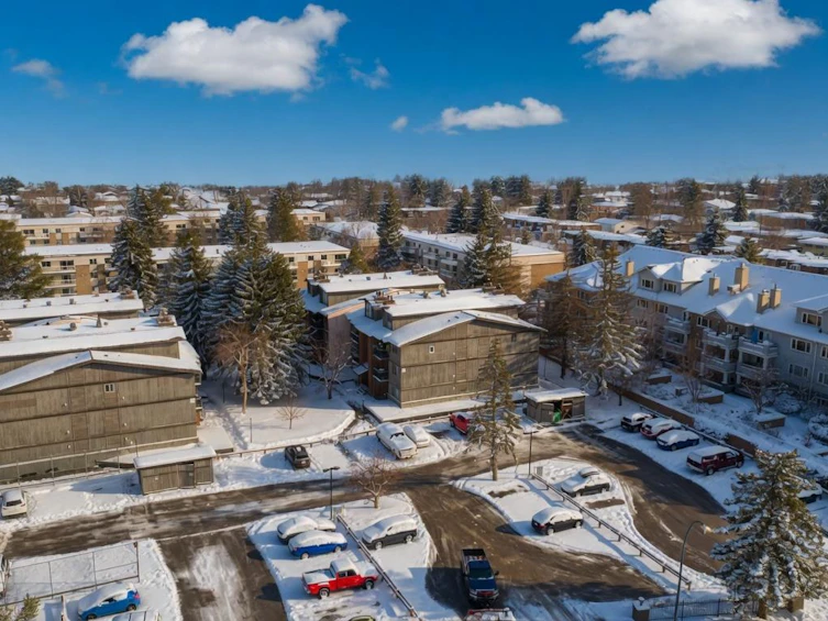 302A-7301 4a Street SW, Calgary, AB, T2N 4V8 - 4