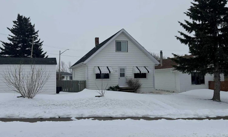 61 Mackenzie Avenue