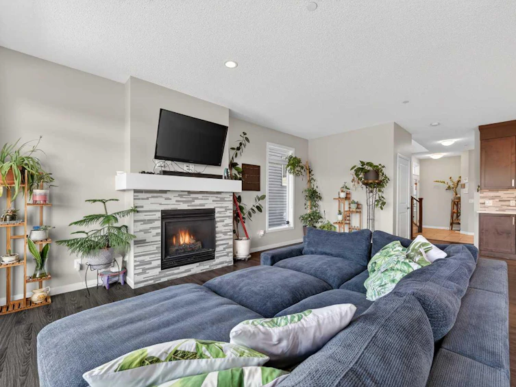 15 Fireside Crescent, Cochrane, AB, T4C 2L4 - 14