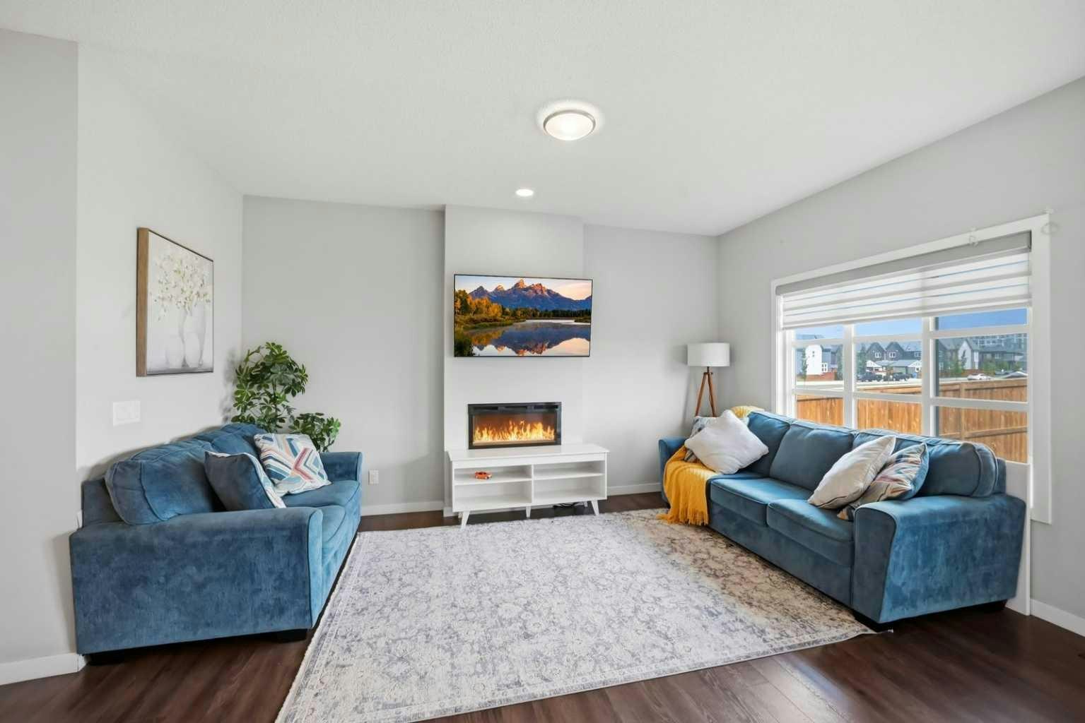 186 Carringvue Park NW, Calgary, AB, T3P 1L1