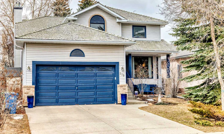 219 Hawkstone Close NW