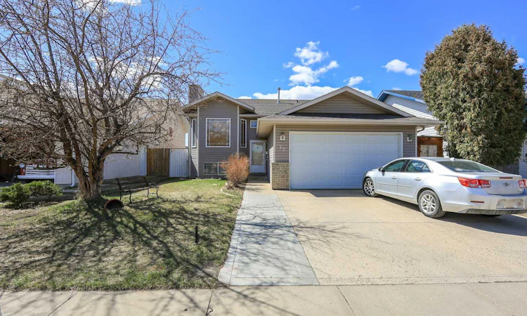 77 Duval Crescent