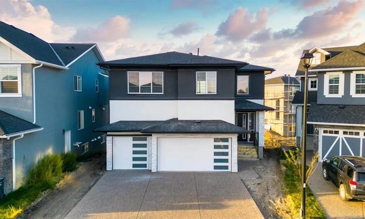 215 Kinniburgh Place
