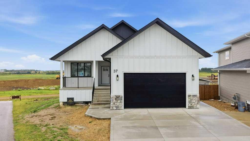 37 Maclean Close, Blackfalds, AB, T4M 0H4