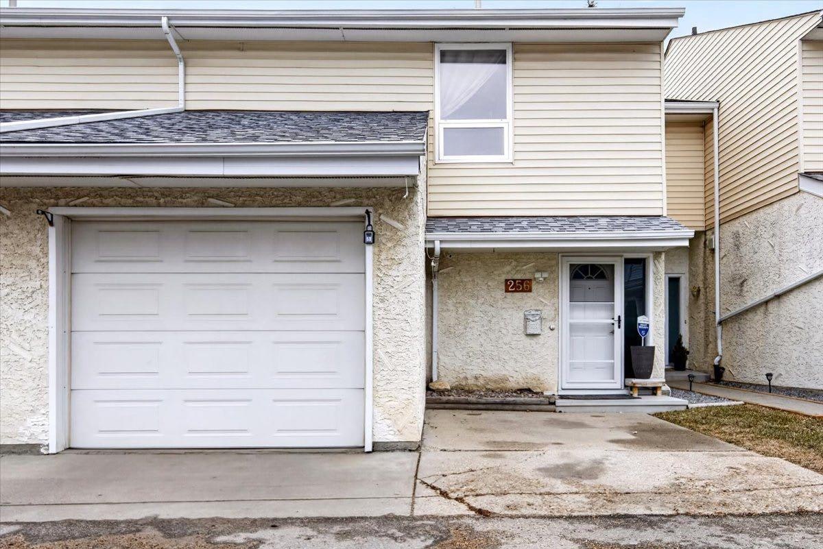 256 Callingwood Place NW, Edmonton, AB, T5T 2C6