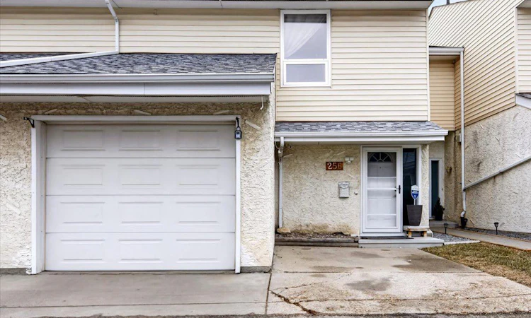 256 Callingwood Place NW