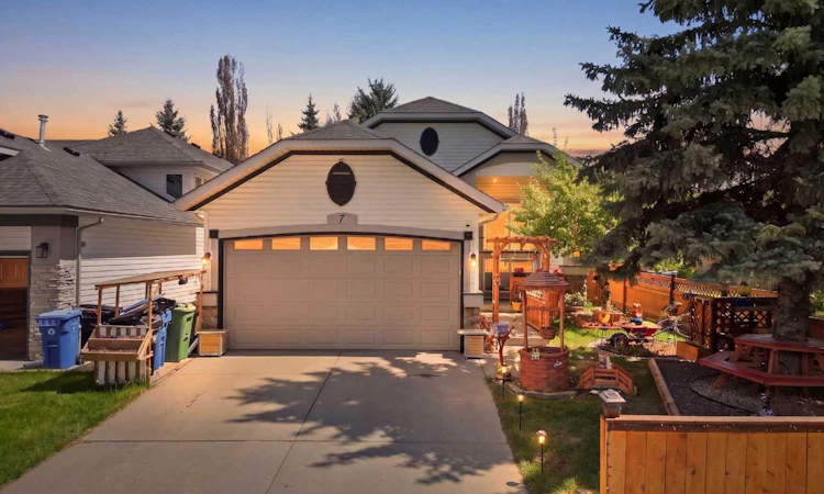 7 Chaparral Road SE