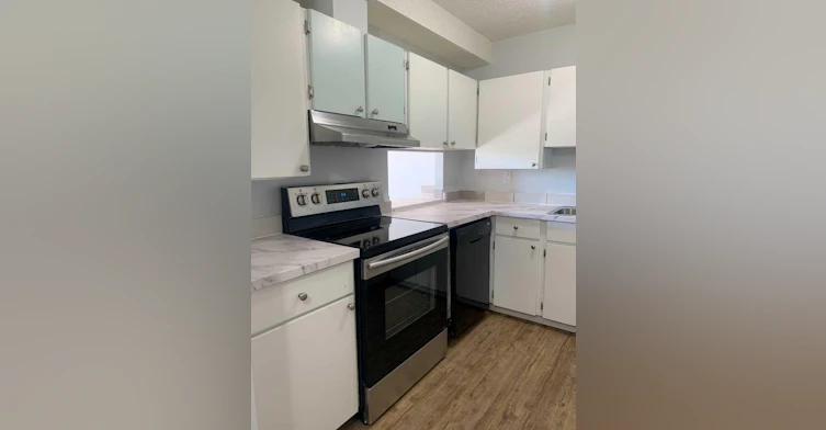 925-21 Berkeley Place W, Lethbridge, AB, T1K 5N1 - 3
