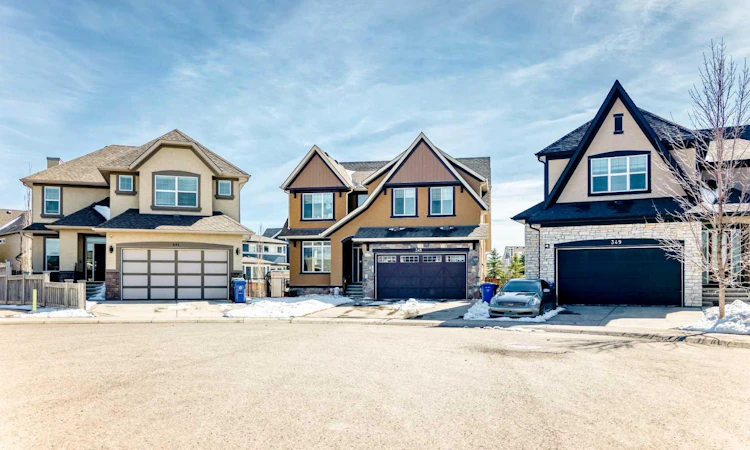 345 Marquis Landing SE