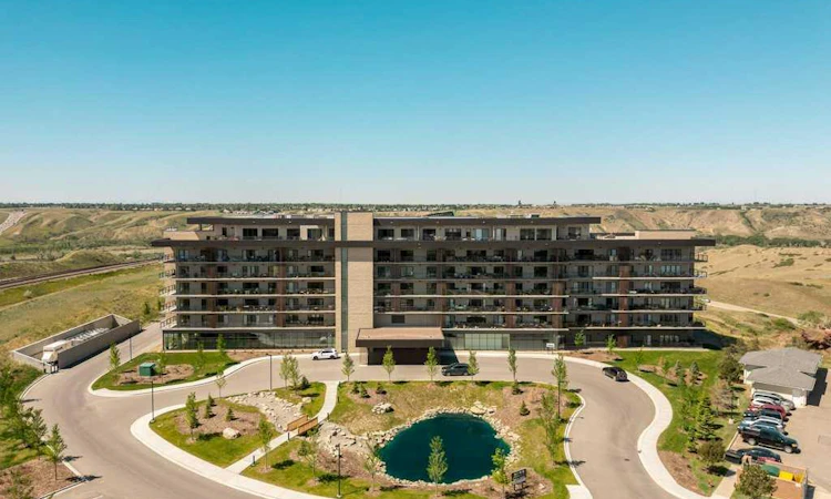 333-102 Scenic Drive N