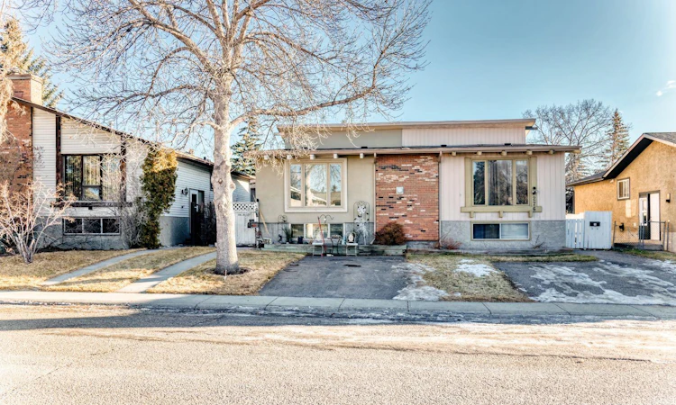 274 Templeview Way NE