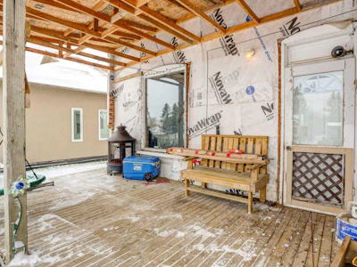 162 2 Avenue W - 4