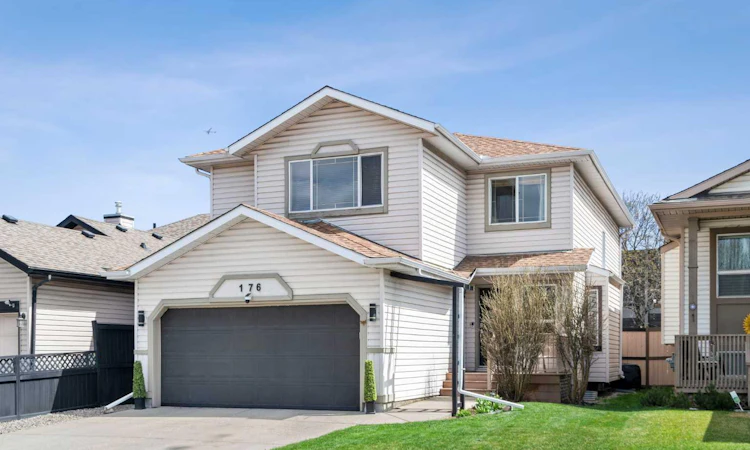 176 Douglas Ridge Green SE