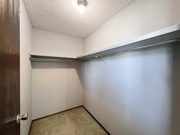9937 71 Avenue, Grande Prairie, AB, T8V 5T4 - 9