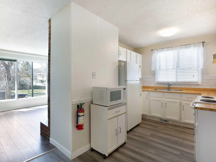 1144 Berkley Drive NW, Calgary, AB, T3K 1E4 - 7