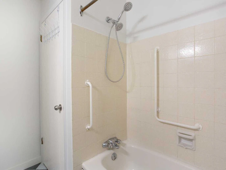 1144 Berkley Drive NW, Calgary, AB, T3K 1E4 - 13