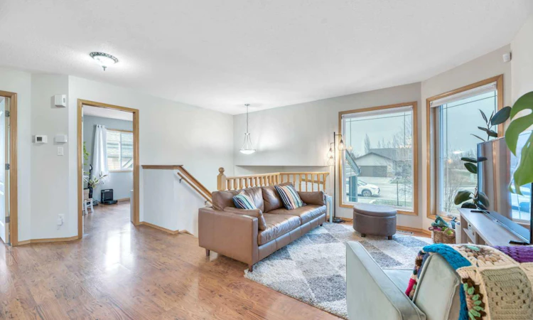 545 Hillview Gate