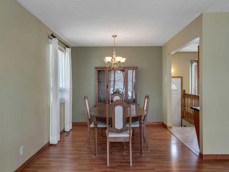 212 Westwood Drive SW, Calgary, AB, T3C 2W3 - 7