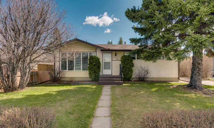 212 Westwood Drive SW