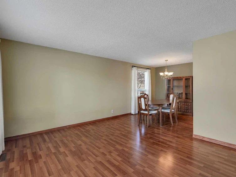 212 Westwood Drive SW, Calgary, AB, T3C 2W3 - 4