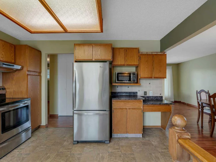 212 Westwood Drive SW, Calgary, AB, T3C 2W3 - 10