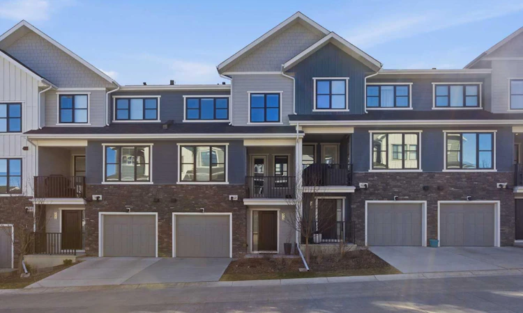 307 Crestridge Common SW