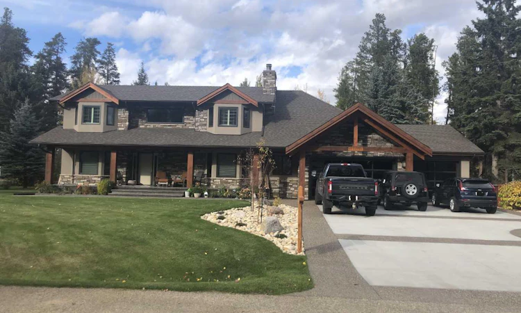 48 Ravine Drive