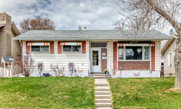165 Marbrooke Circle NE