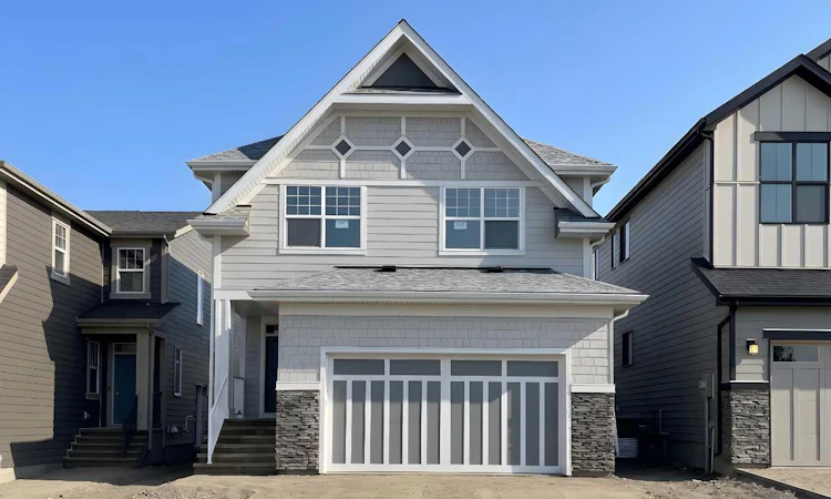 547 Mercado Avenue SE