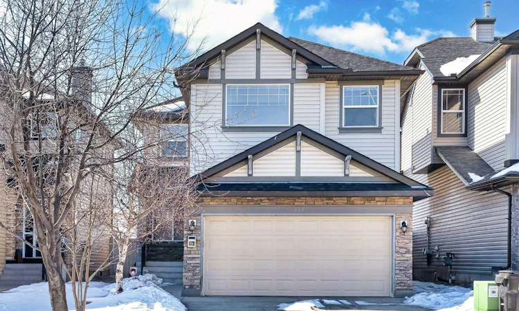 172 Kincora Drive NW