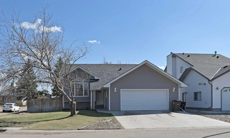 3 Prairie Meadows Road W