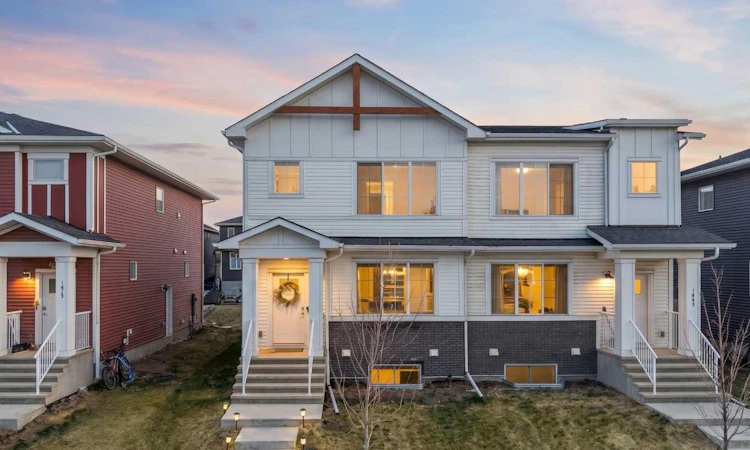 1053 West Lakeview