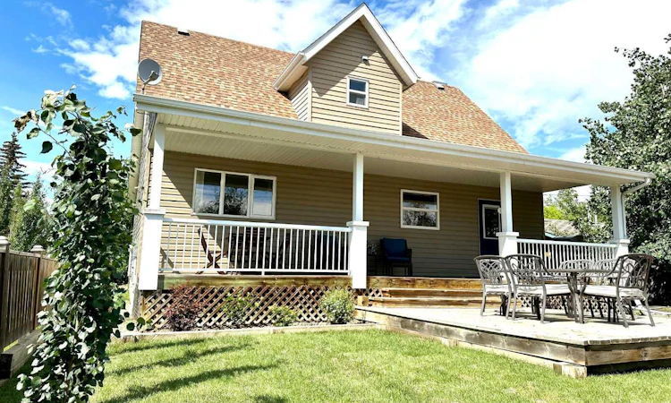 5028 Lakeshore Drive