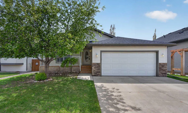 412 Highland Close